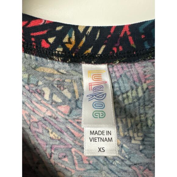 LuLaRoe Christy T Top Casual Stretch Multicolor Geometric Hi-lo Hem Women’s XS - Picture 4 of 7